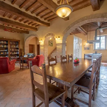 Sleeps 10 Pool Wifi Villa